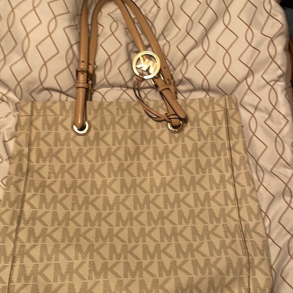Michael Kors Bag - Picture 1 of 3